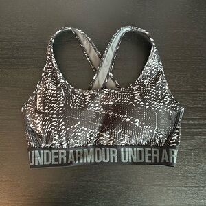 Under Armour crossback sports bra; size S